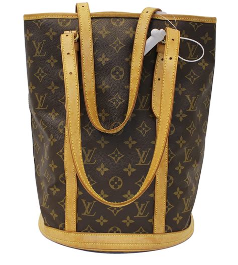 louis vuitton bag with large lv